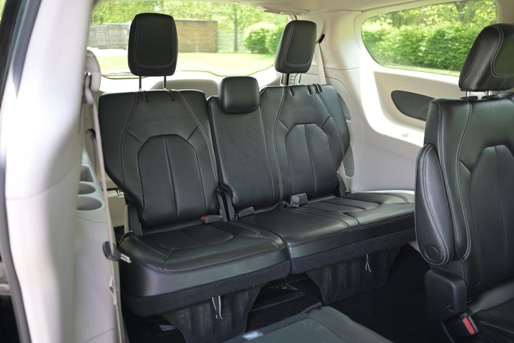 Chrysler Pacifica Touring L FWD 2023