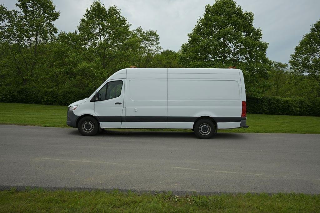 Mercedes-Benz Sprinter Cargo Van 2500 High Roof V6 170" RWD 2021