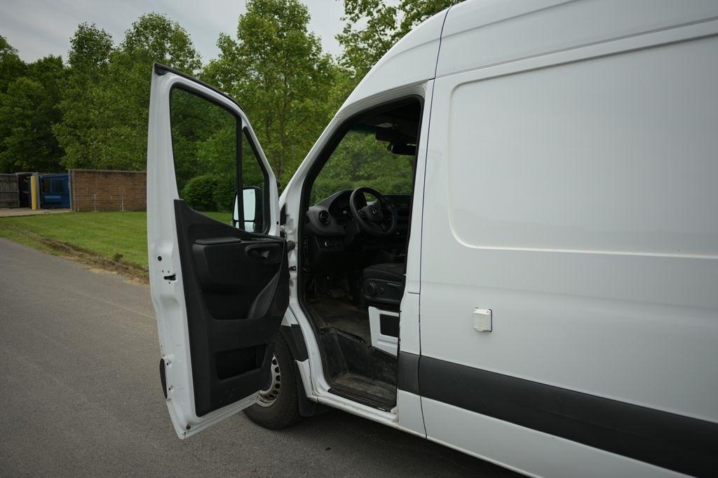 Mercedes-Benz Sprinter Cargo Van 2500 High Roof V6 170" RWD 2021