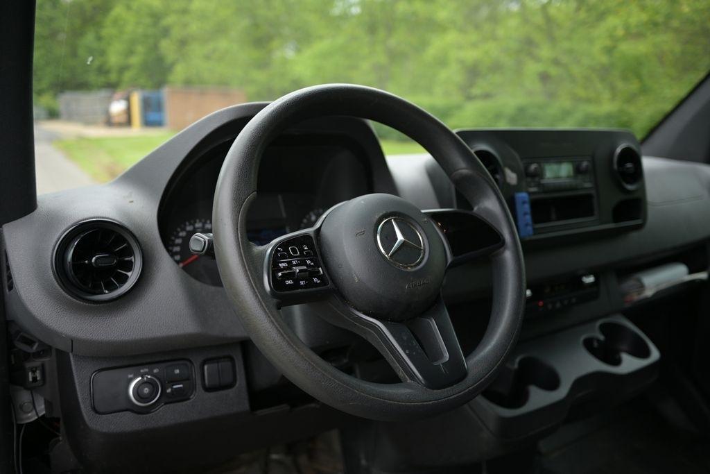 Mercedes-Benz Sprinter Cargo Van 2500 High Roof V6 170" RWD 2021