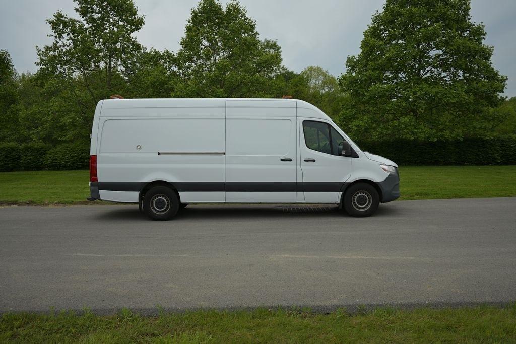 Mercedes-Benz Sprinter Cargo Van 2500 High Roof V6 170" RWD 2021
