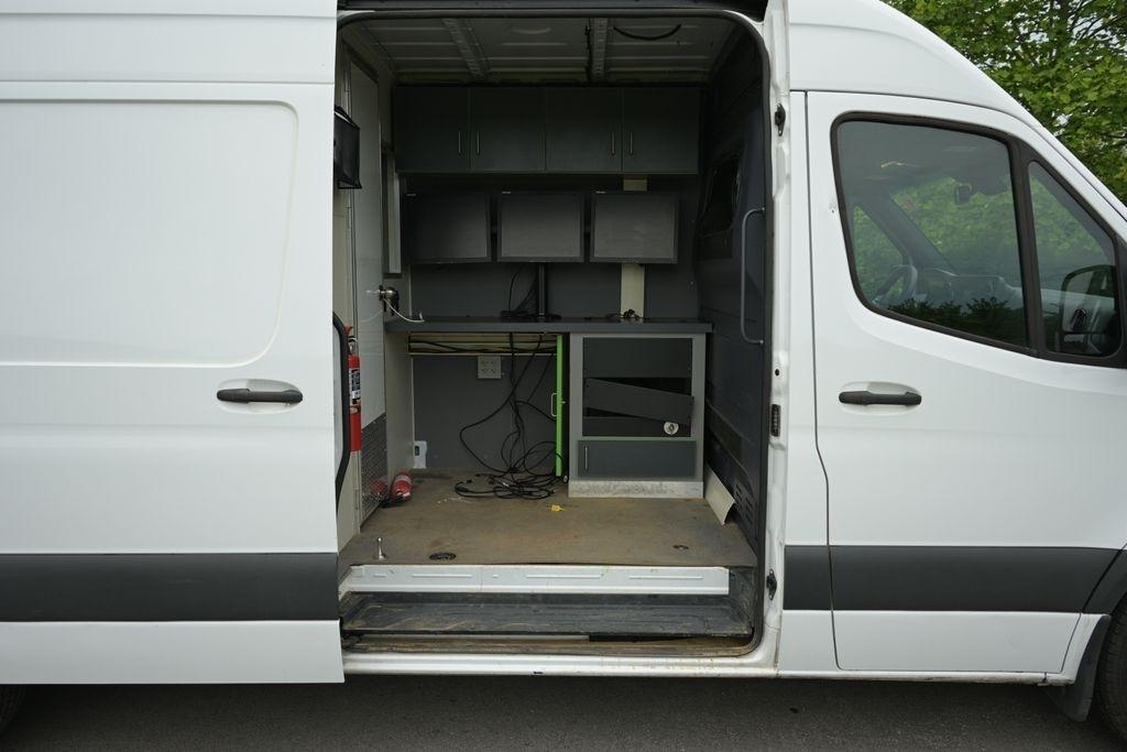 Mercedes-Benz Sprinter Cargo Van 2500 High Roof V6 170" RWD 2021