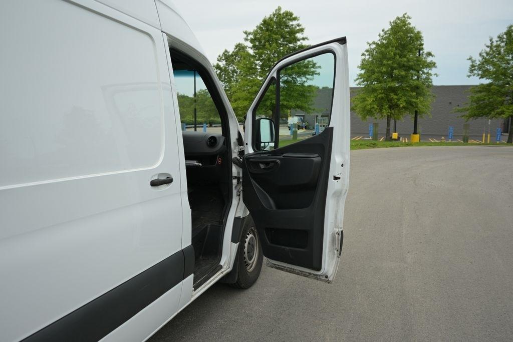 Mercedes-Benz Sprinter Cargo Van 2500 High Roof V6 170" RWD 2021