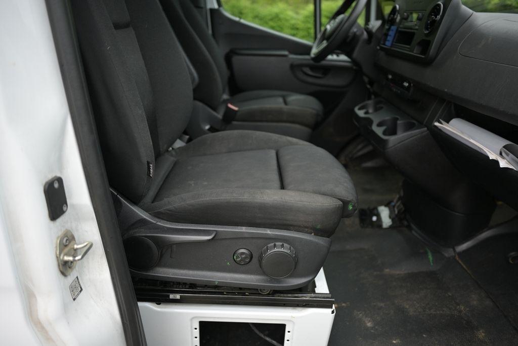Mercedes-Benz Sprinter Cargo Van 2500 High Roof V6 170" RWD 2021