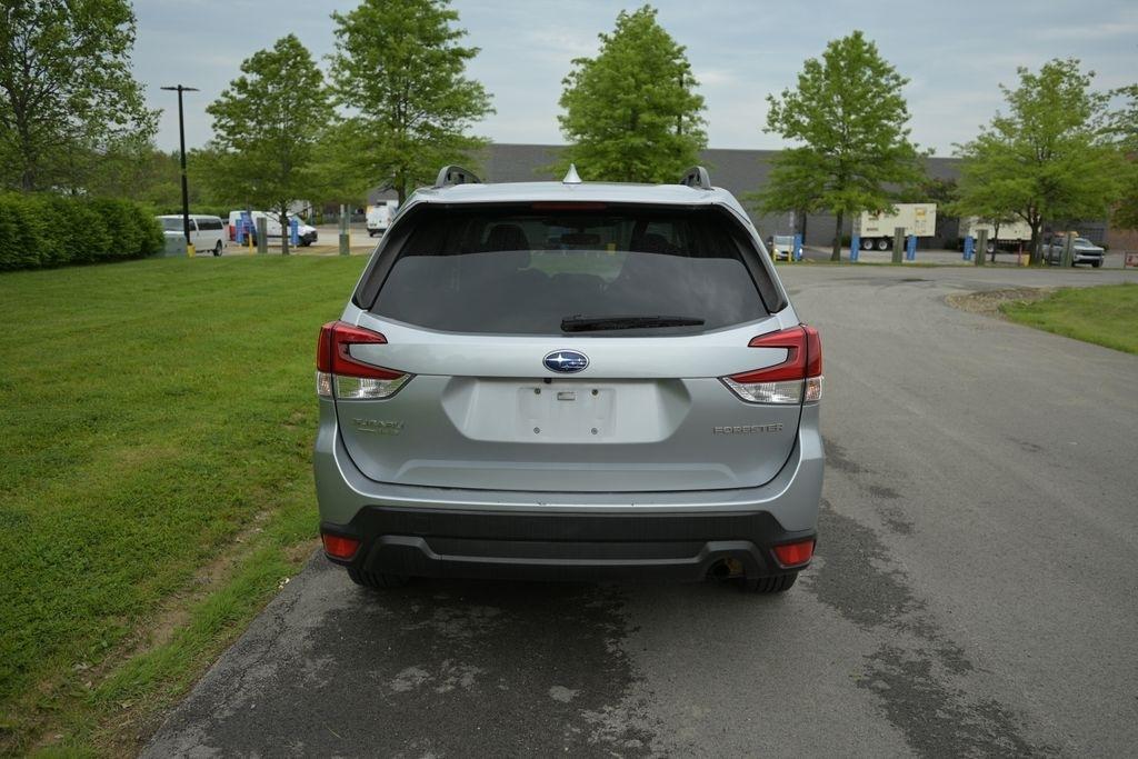 Subaru Forester Premium CVT 2022