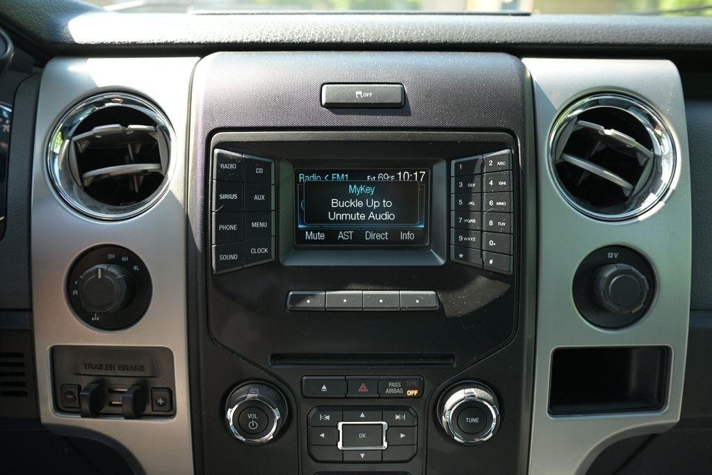 Ford F-150 4WD SuperCab 145" Lariat 2013