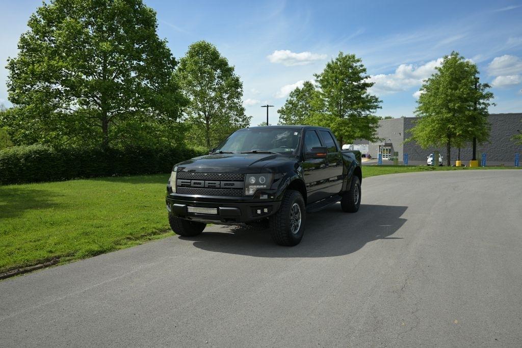 Ford F-150 4WD SuperCrew 145" SVT Raptor 2011