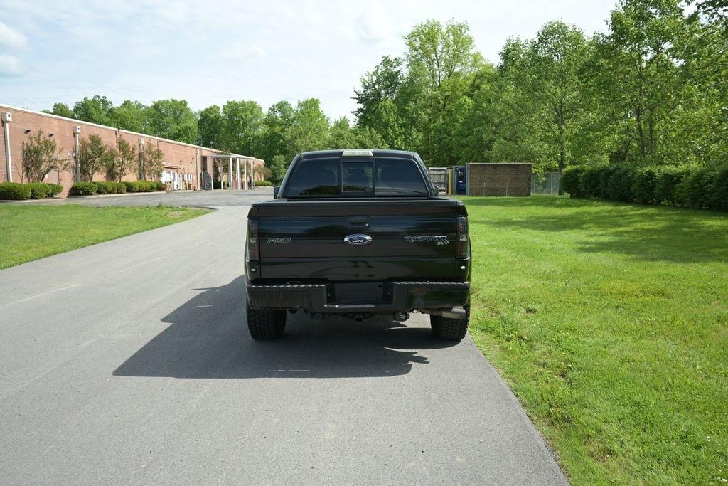Ford F-150 4WD SuperCrew 145" SVT Raptor 2011