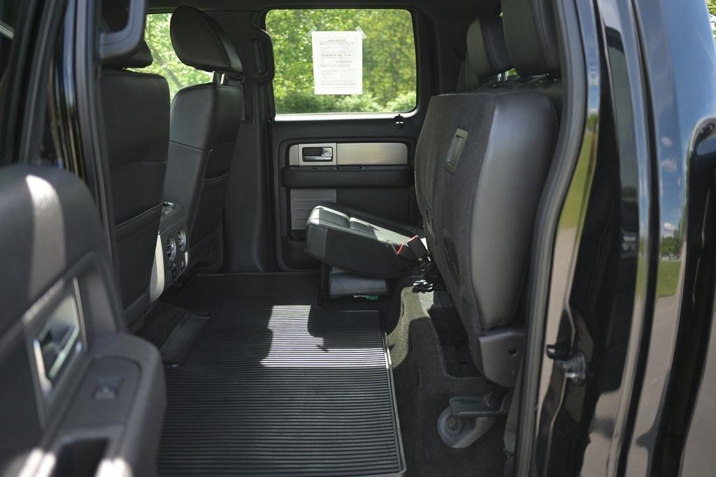 Ford F-150 4WD SuperCrew 145" SVT Raptor 2011