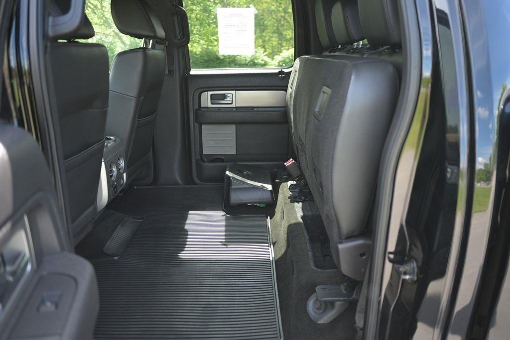 Ford F-150 4WD SuperCrew 145" SVT Raptor 2011