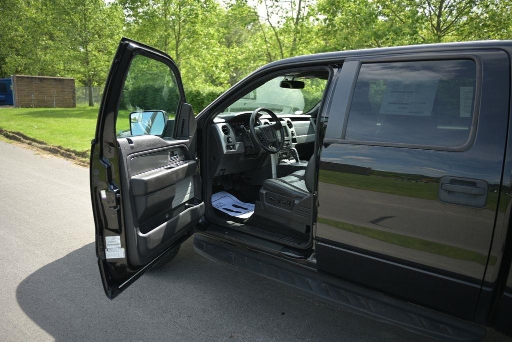 Ford F-150 4WD SuperCrew 145" SVT Raptor 2011