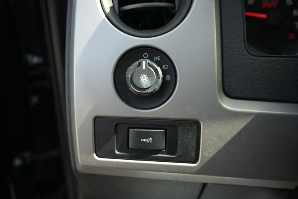Ford F-150 4WD SuperCrew 145" SVT Raptor 2011