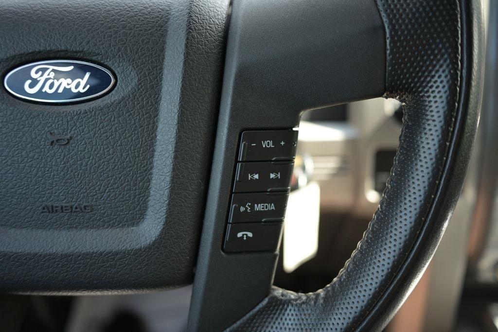 Ford F-150 4WD SuperCrew 145" SVT Raptor 2011