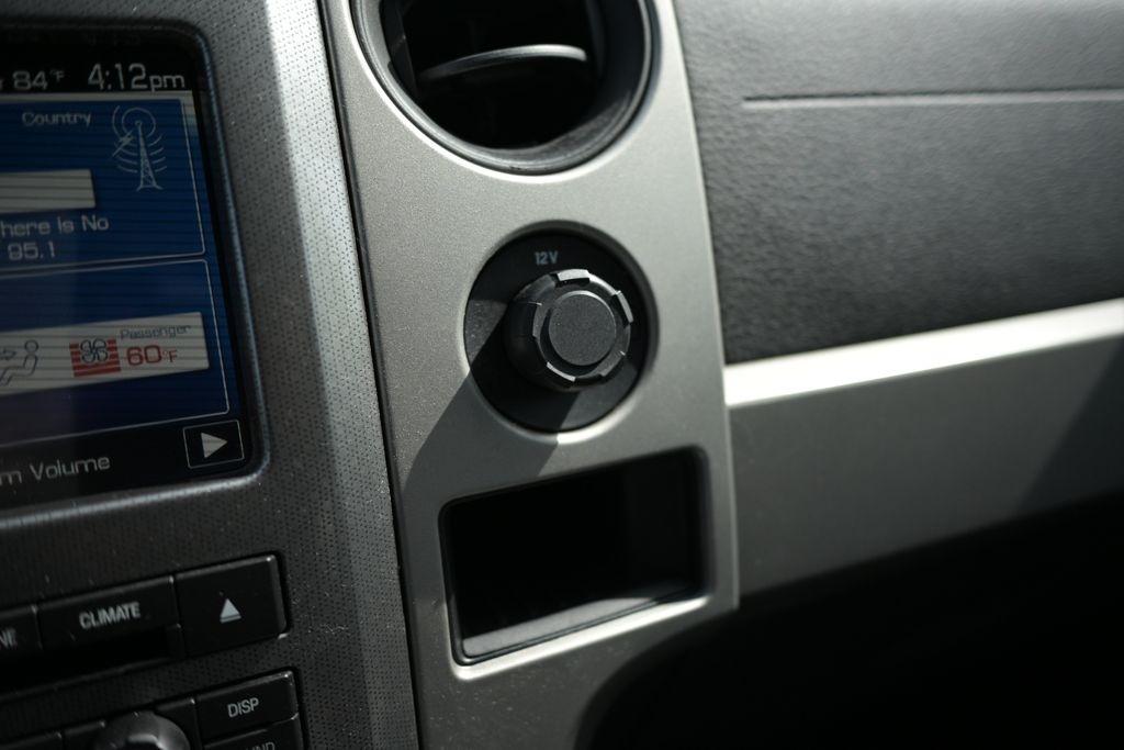Ford F-150 4WD SuperCrew 145" SVT Raptor 2011