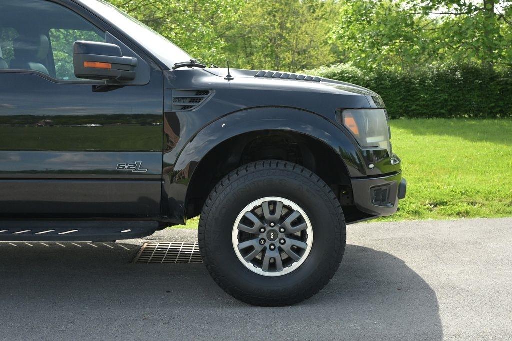 Ford F-150 4WD SuperCrew 145" SVT Raptor 2011