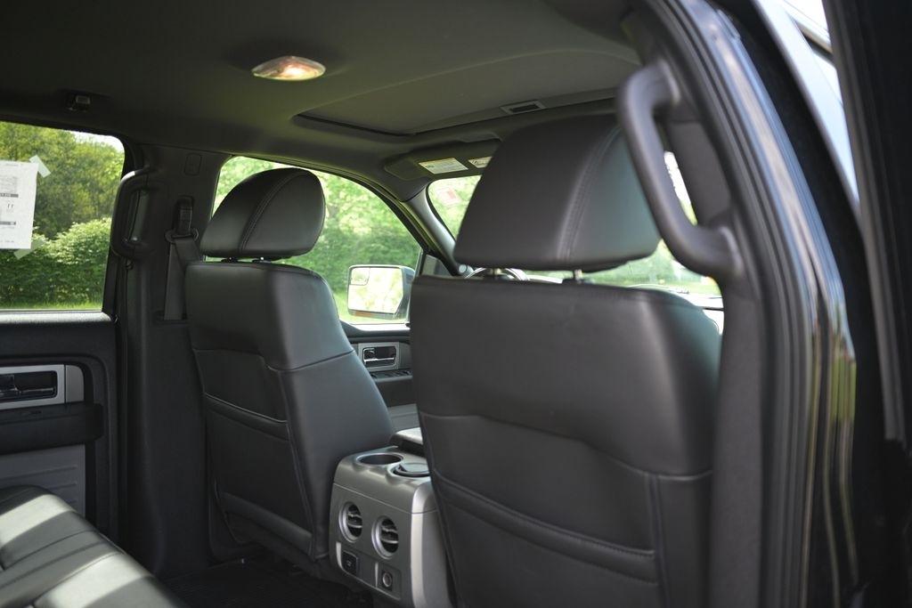 Ford F-150 4WD SuperCrew 145" SVT Raptor 2011