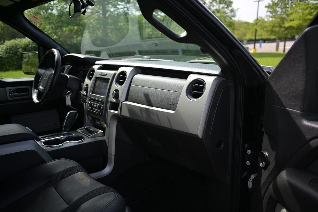 Ford F-150 4WD SuperCrew 145" SVT Raptor 2011