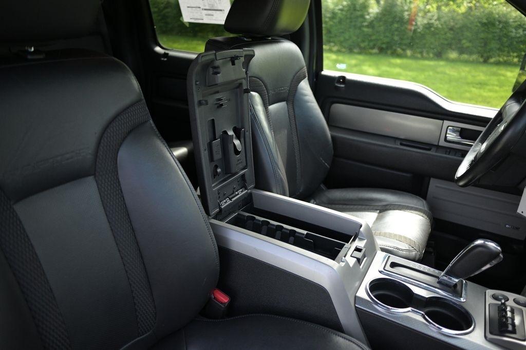 Ford F-150 4WD SuperCrew 145" SVT Raptor 2011