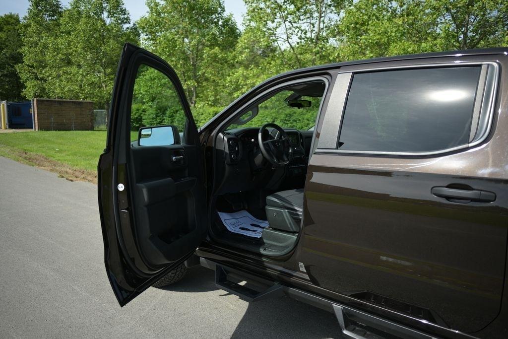 Chevrolet Silverado 1500 4WD Crew Cab 147" Custom Trail Boss 2019