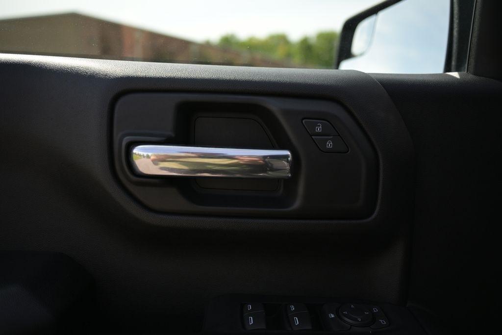 Chevrolet Silverado 1500 4WD Crew Cab 147" Custom Trail Boss 2019