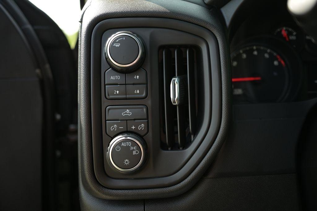 Chevrolet Silverado 1500 4WD Crew Cab 147" Custom Trail Boss 2019