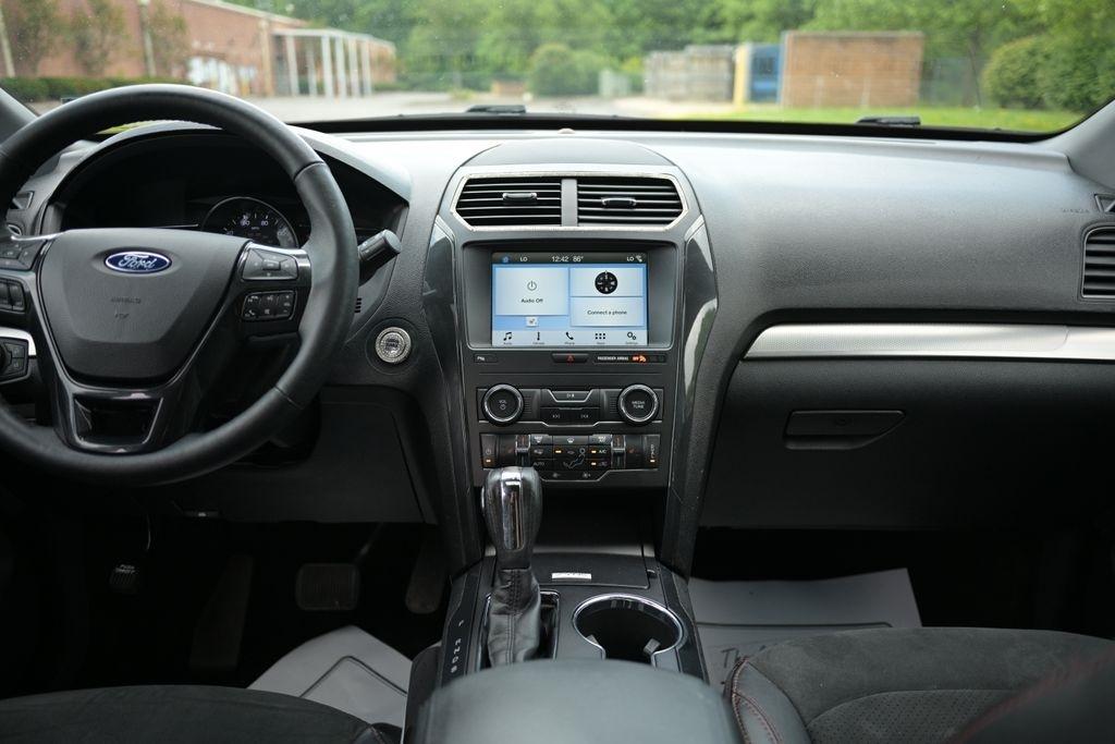 Ford Explorer XLT 4WD 2018