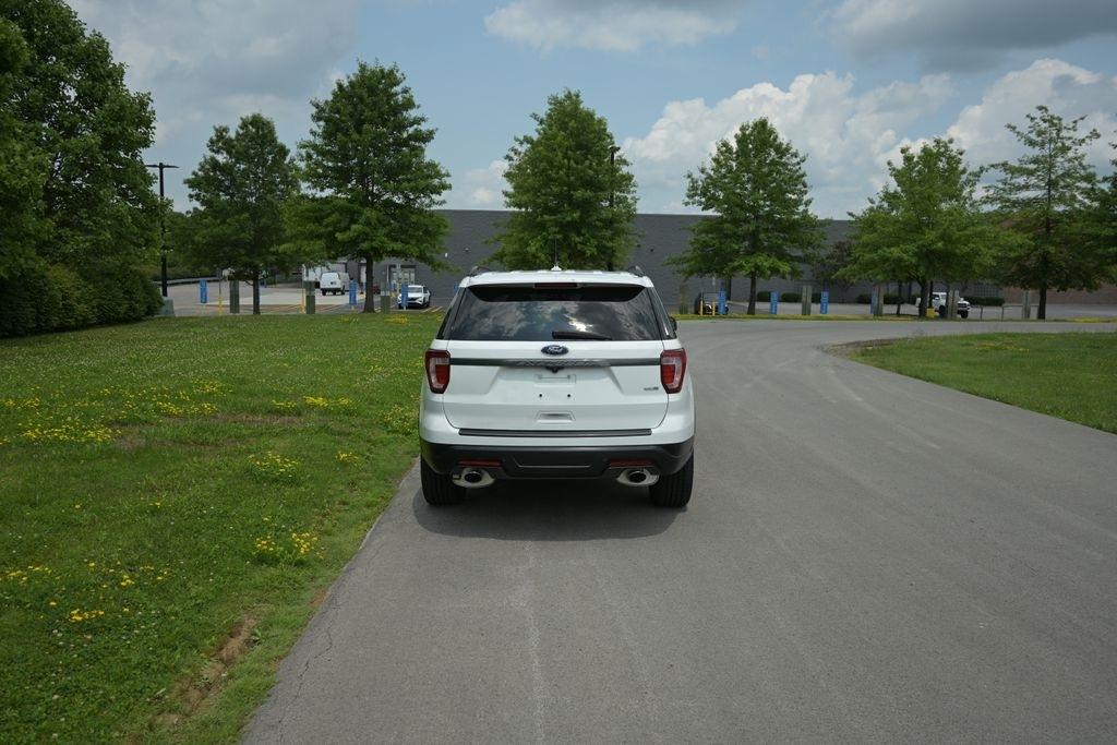 Ford Explorer XLT 4WD 2018