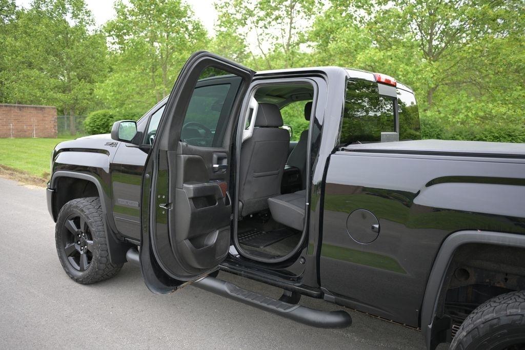 GMC Sierra 1500 4WD Double Cab 143.5" SLE 2017