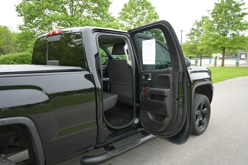 GMC Sierra 1500 4WD Double Cab 143.5" SLE 2017