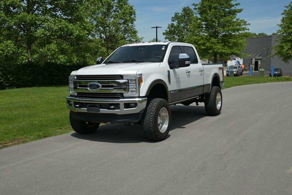 Ford Super Duty F-350 SRW King Ranch 4WD Crew Cab 8' Box 2018