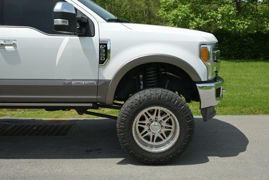 Ford Super Duty F-350 SRW King Ranch 4WD Crew Cab 8' Box 2018