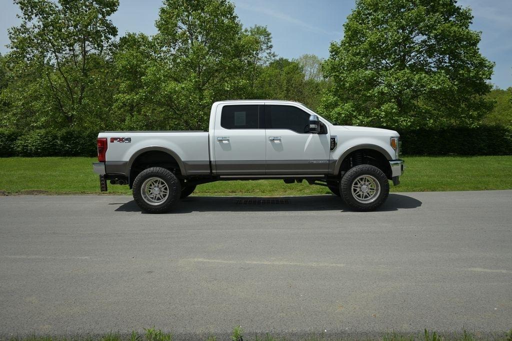 Ford Super Duty F-350 SRW King Ranch 4WD Crew Cab 8' Box 2018