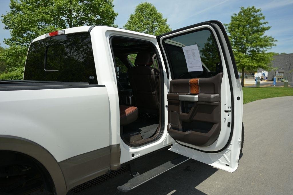 Ford Super Duty F-350 SRW King Ranch 4WD Crew Cab 8' Box 2018