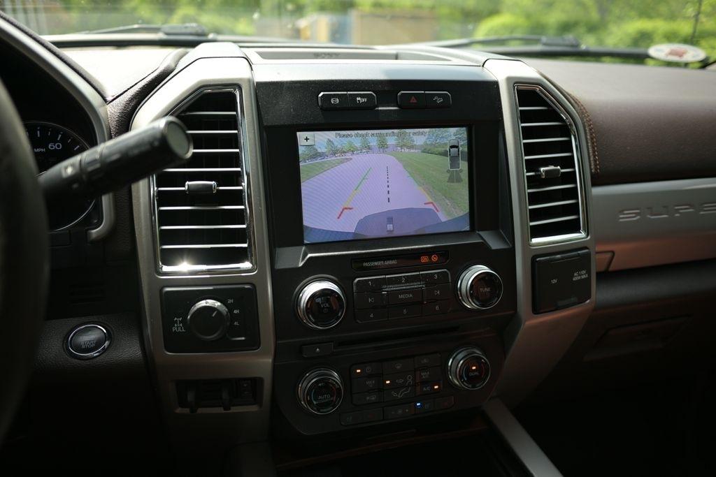 Ford Super Duty F-350 SRW King Ranch 4WD Crew Cab 8' Box 2018
