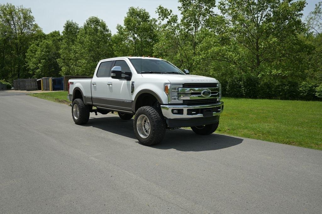 Ford Super Duty F-350 SRW King Ranch 4WD Crew Cab 8' Box 2018