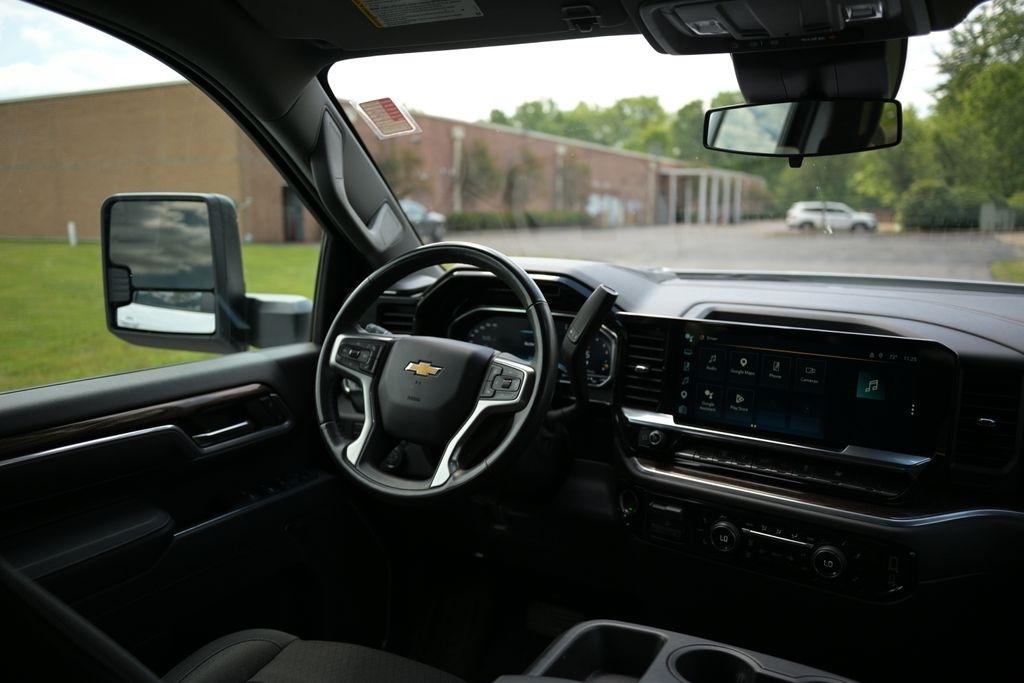 Chevrolet Silverado 2500HD 4WD Crew Cab 159" LT 2025