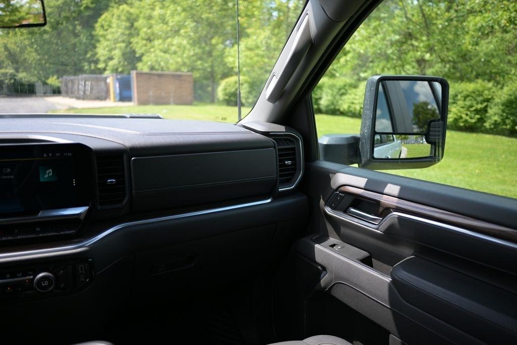 Chevrolet Silverado 2500HD 4WD Crew Cab 159" LT 2025