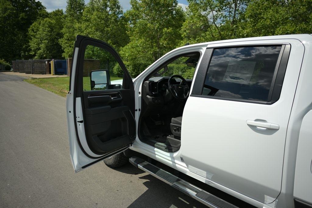 Chevrolet Silverado 2500HD 4WD Crew Cab 159" LT 2025