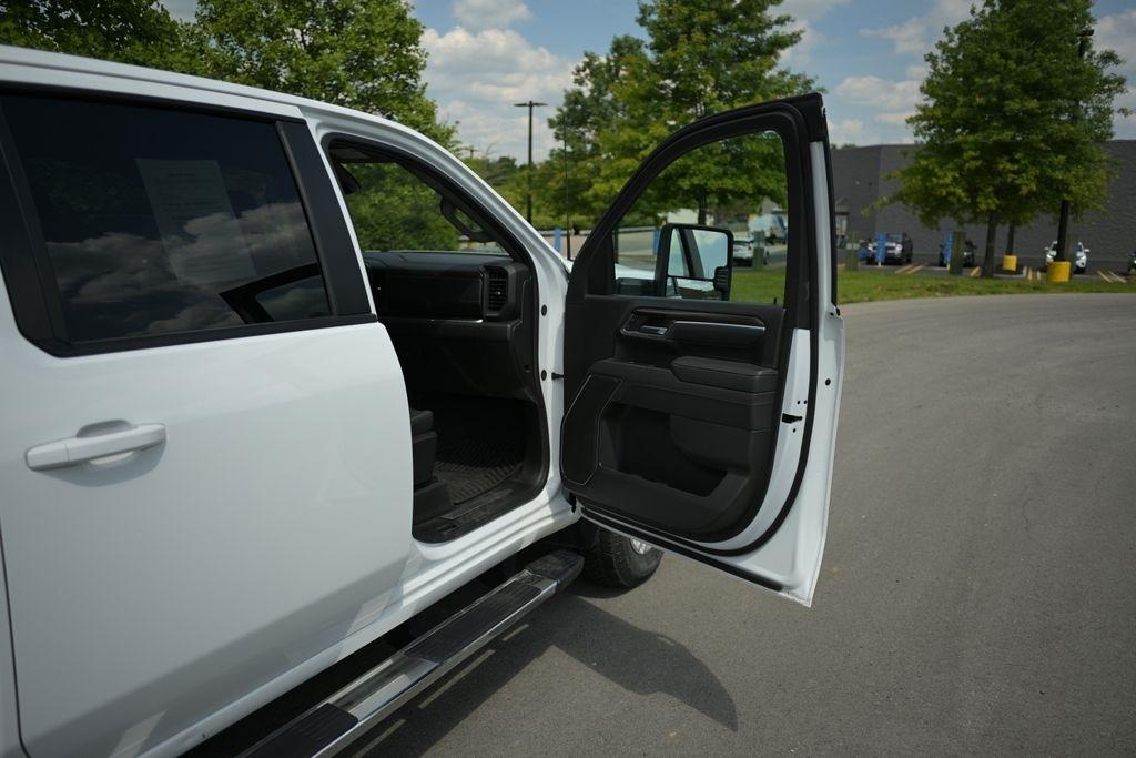 Chevrolet Silverado 2500HD 4WD Crew Cab 159" LT 2025