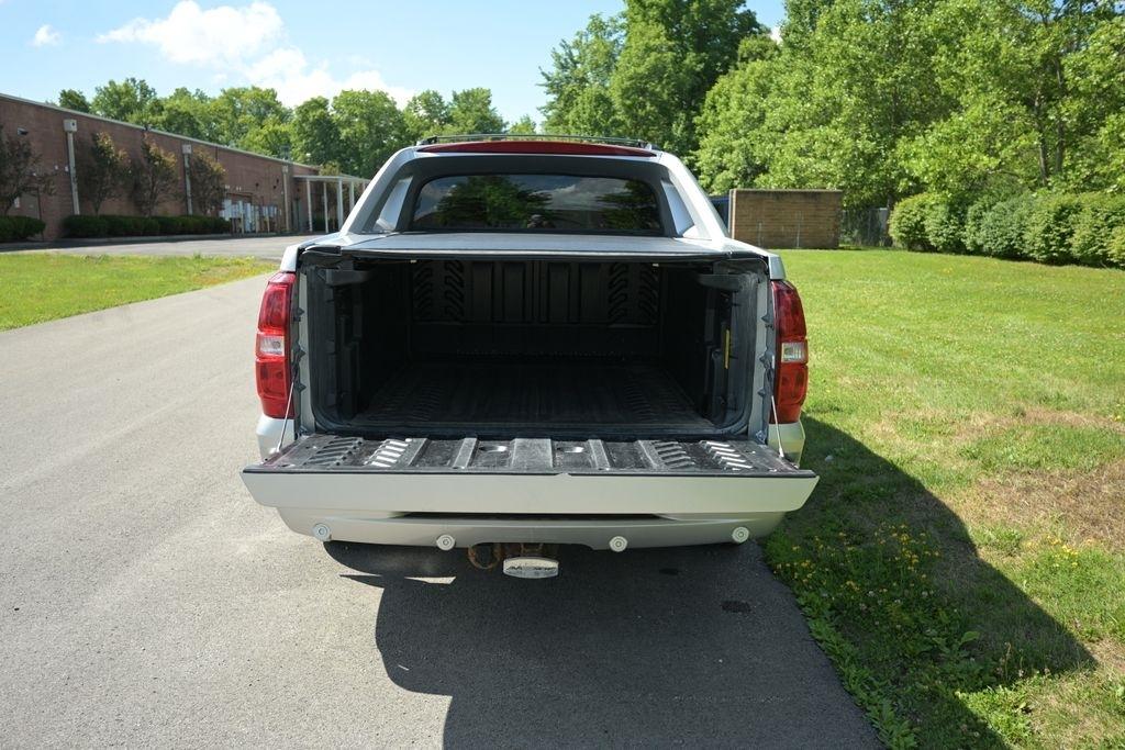 Chevrolet Avalanche 4WD Crew Cab LTZ 2012