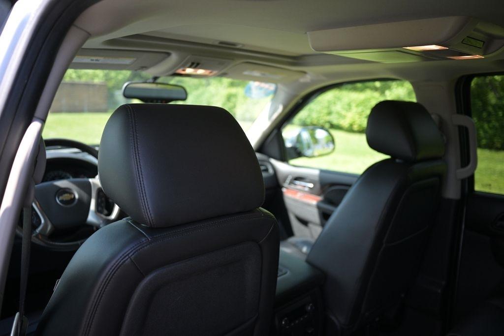 Chevrolet Avalanche 4WD Crew Cab LTZ 2012