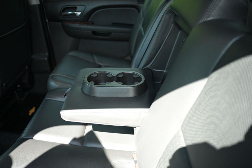 Chevrolet Avalanche 4WD Crew Cab LTZ 2012