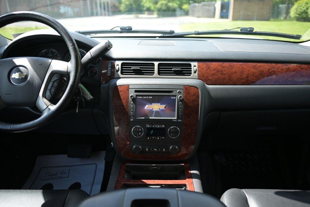 Chevrolet Avalanche 4WD Crew Cab LTZ 2012
