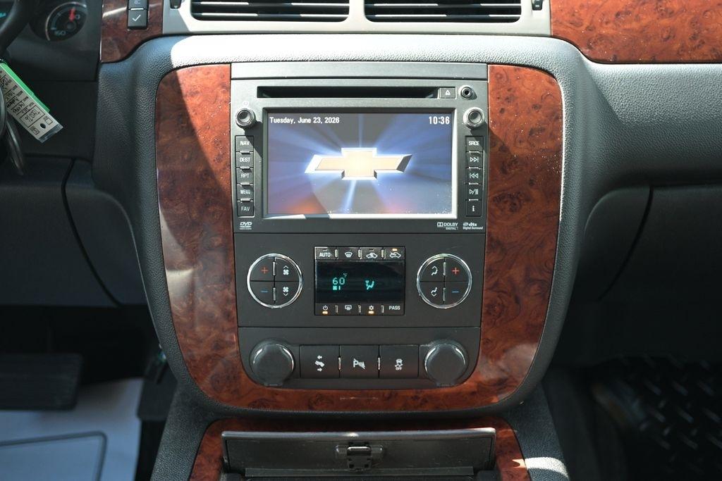 Chevrolet Avalanche 4WD Crew Cab LTZ 2012
