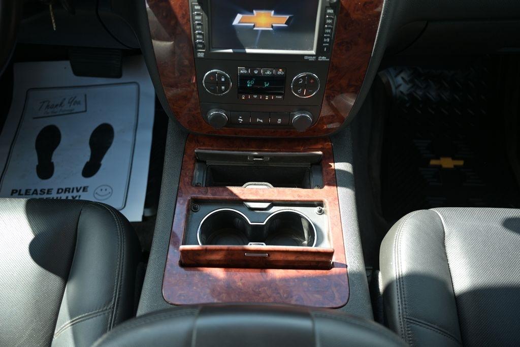 Chevrolet Avalanche 4WD Crew Cab LTZ 2012