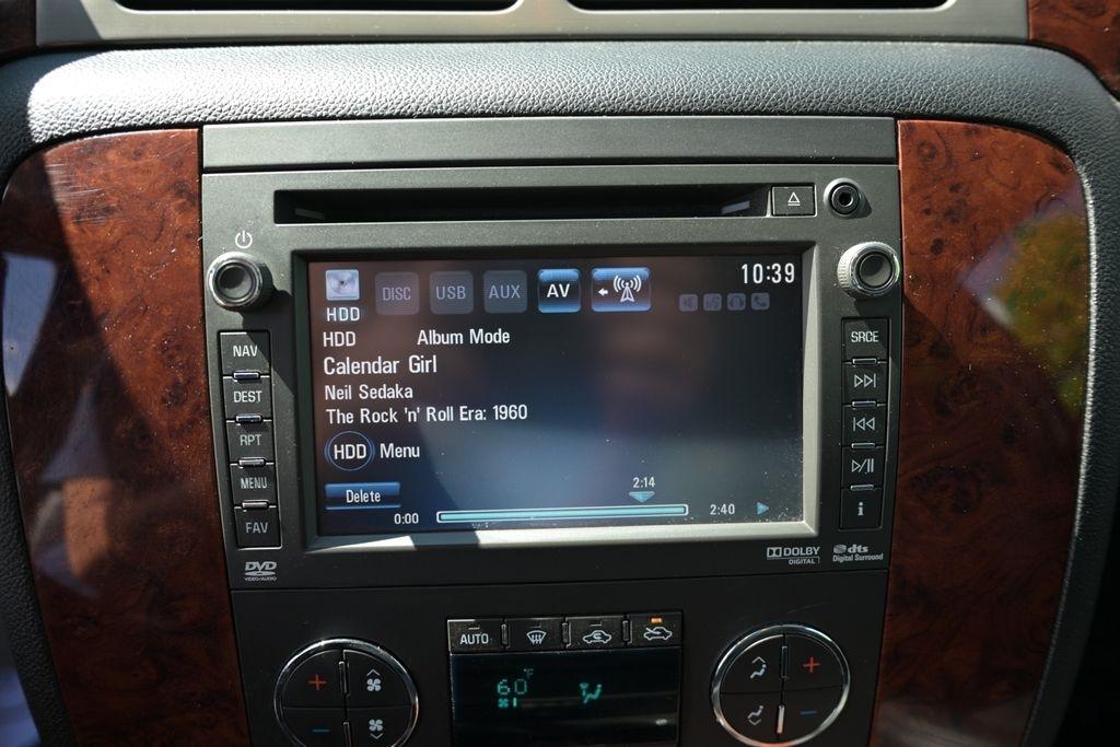 Chevrolet Avalanche 4WD Crew Cab LTZ 2012