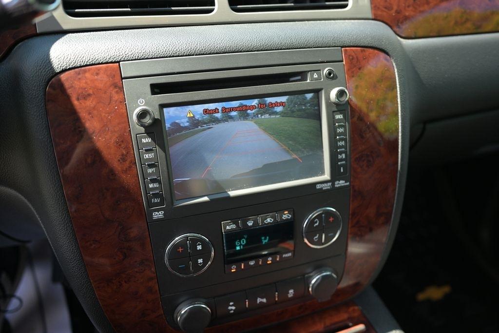 Chevrolet Avalanche 4WD Crew Cab LTZ 2012