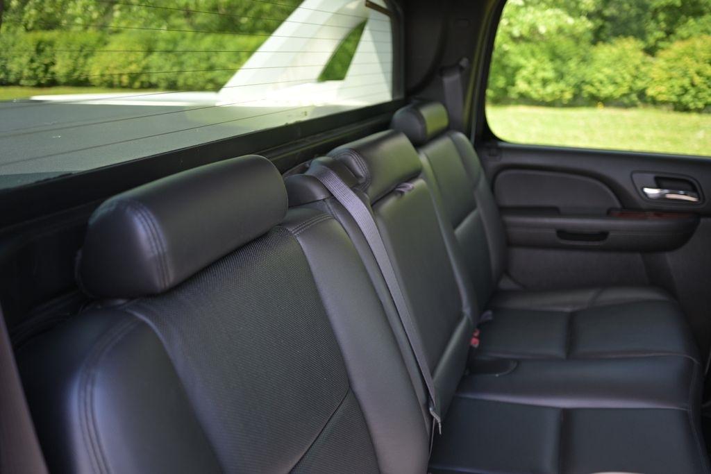 Chevrolet Avalanche 4WD Crew Cab LTZ 2012