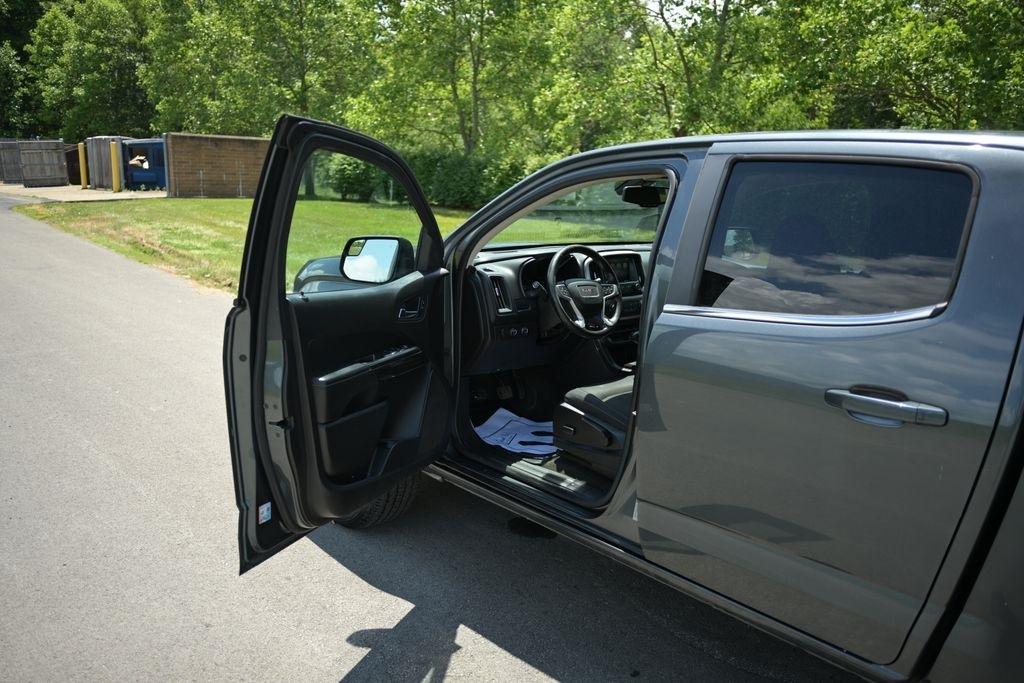 GMC Canyon 4WD Crew Cab 128.3" SLE 2015