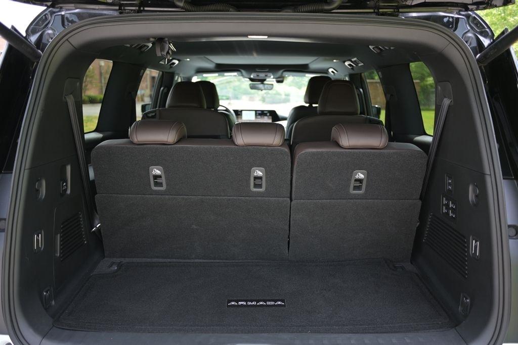 Nissan Armada 4x4 Platinum Reserve *Ltd Avail* 2026